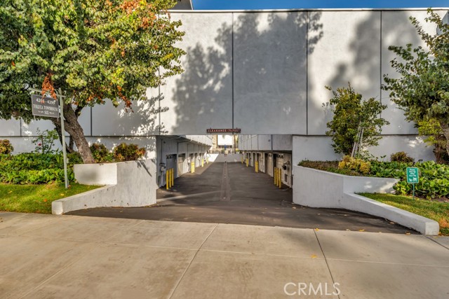 Detail Gallery Image 32 of 36 For 4221 W Sarah St #24,  Burbank,  CA 91505 - 2 Beds | 2/1 Baths