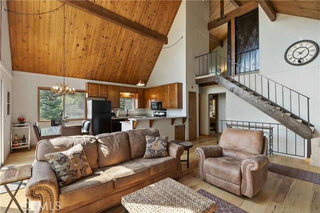 Detail Gallery Image 7 of 54 For 26354 Spyglass Dr, Lake Arrowhead,  CA 92352 - 3 Beds | 2 Baths