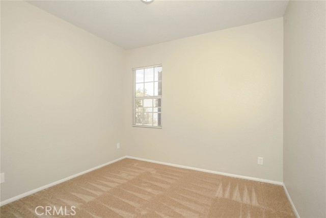 Detail Gallery Image 11 of 16 For 38725 Ambiente Ct, Palmdale,  CA 93552 - 4 Beds | 2/1 Baths