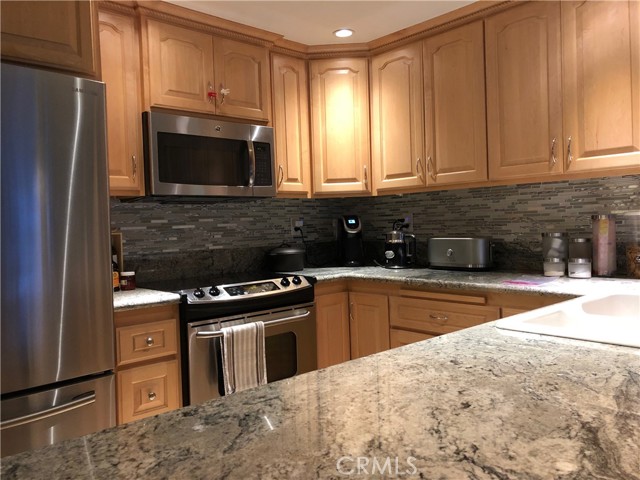 Detail Gallery Image 4 of 11 For 6133 Marina Pacifica, Long Beach,  CA 90803 - 1 Beds | 1/1 Baths