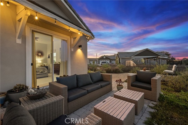 Detail Gallery Image 33 of 44 For 1464 Blush Ln, Santa Maria,  CA 93455 - 4 Beds | 3/1 Baths