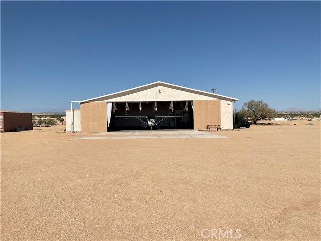 Detail Gallery Image 3 of 53 For 76421 Amboy Rd, Twentynine Palms,  CA 92277 - 1 Beds | 1/1 Baths