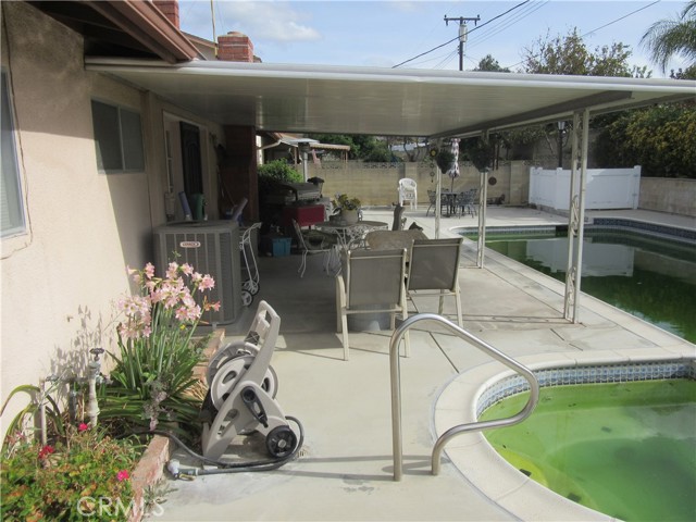 Detail Gallery Image 7 of 32 For 3636 Mapleleaf Dr, Riverside,  CA 92503 - 4 Beds | 2 Baths