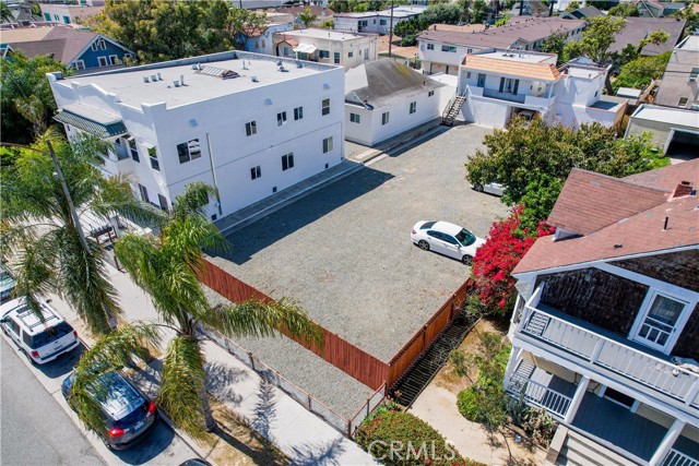 1121 Pacific Avenue, Long Beach CA: https://media.crmls.org/medias/0561ba33-9cff-430c-a176-4ac47f987f60.jpg