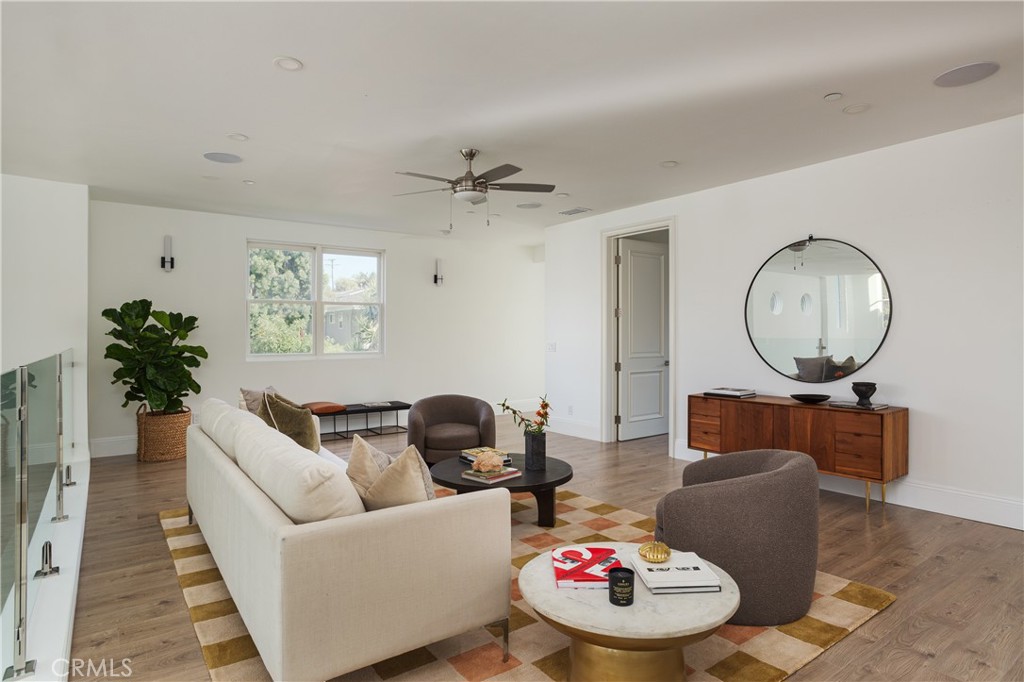 MLS #OC25163593 img 32