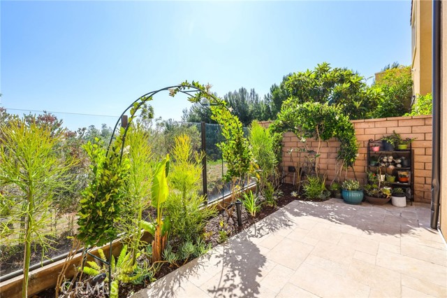106 Long Fence, Irvine CA: https://media.crmls.org/medias/05631fa0-9e32-4172-892b-1dc104550569.jpg