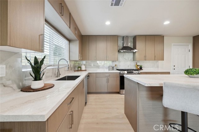 12750 Rajah Street, Sylmar CA: https://media.crmls.org/medias/056463b8-55a4-4972-942e-ec81868b66fc.jpg