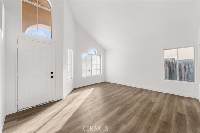 Detail Gallery Image 6 of 41 For 179 S Massachusetts, Lake Elsinore,  CA 92530 - 4 Beds | 3 Baths