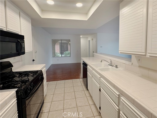 Detail Gallery Image 2 of 15 For 25222 Birch Grove, Lake Forest,  CA 92630 - 2 Beds | 2 Baths