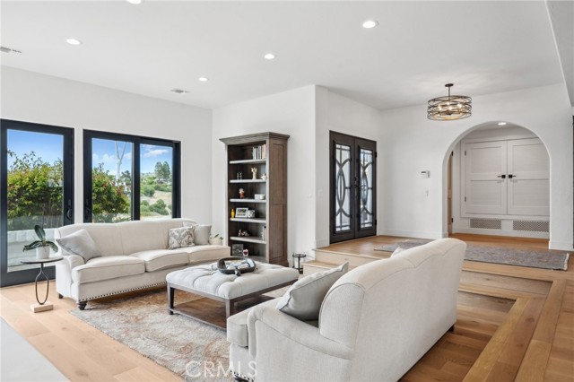 2718 Via Victoria, Palos Verdes Estates CA: https://media.crmls.org/medias/056694c3-b7d0-4021-8e60-0f3c0c472803.jpg