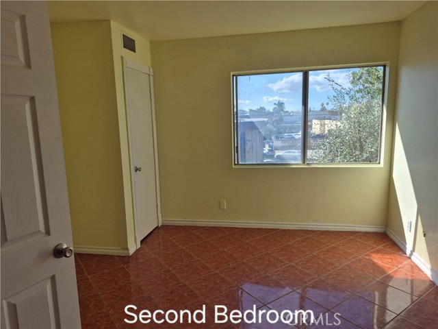 Detail Gallery Image 12 of 14 For 7320 E10 Lennox Ave, Van Nuys,  CA 91405 - 2 Beds | 1/1 Baths