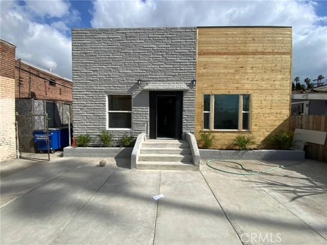 Front Image Thumbnail for CRDW26089857