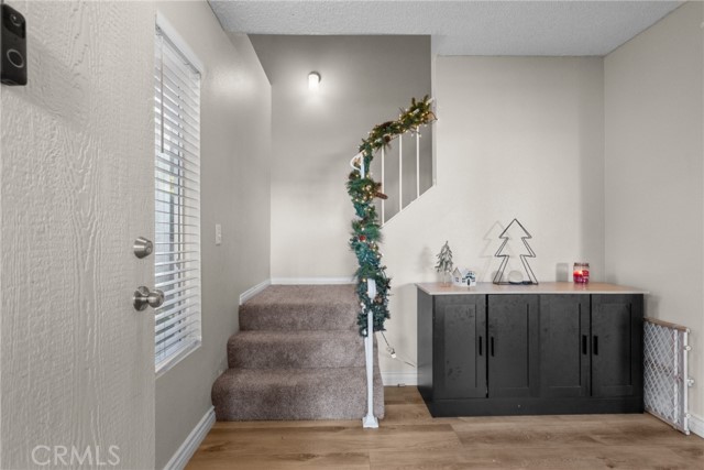 Detail Gallery Image 8 of 43 For 31363 the Old Road, Castaic,  CA 91384 - 3 Beds | 2/1 Baths