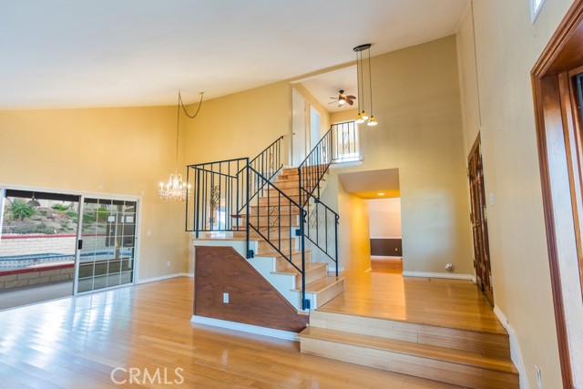 Detail Gallery Image 8 of 66 For 23132 Posada, Valencia,  CA 91354 - 5 Beds | 3 Baths