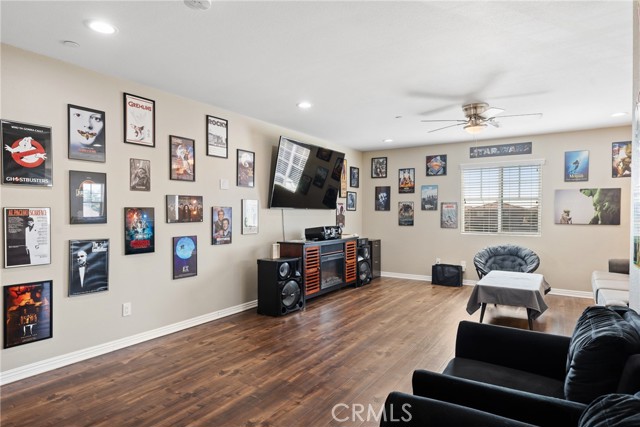 691 Lourdes Lane, Rialto CA: https://media.crmls.org/medias/0566fb74-c76d-4088-8f71-41db2855163b.jpg