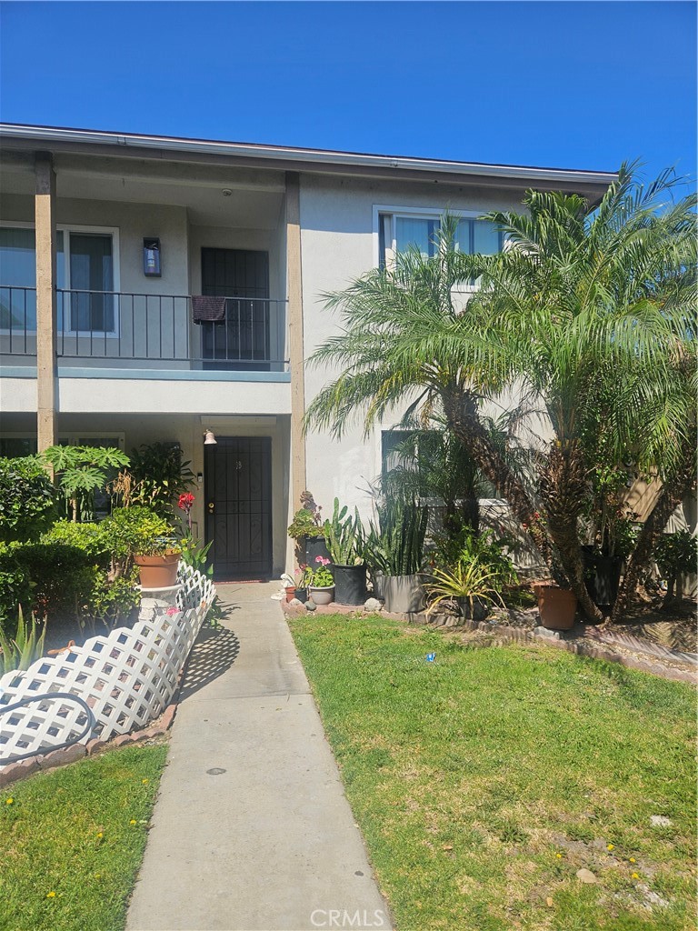 2546 E Park
