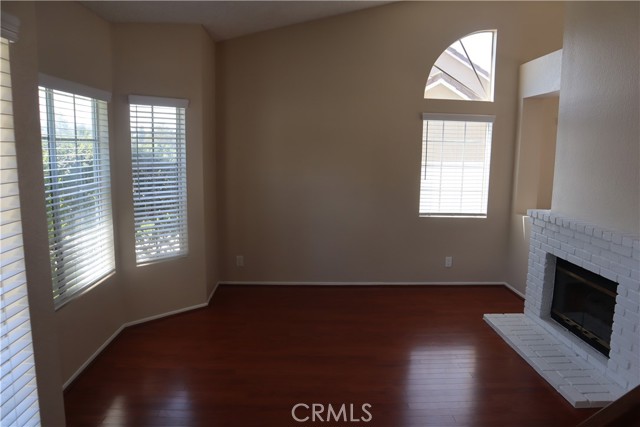 Detail Gallery Image 4 of 5 For 42015 Roanoake St, Temecula,  CA 92591 - 4 Beds | 2/1 Baths