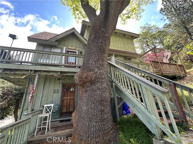 1286 Aleutian Drive, Lake Arrowhead CA: https://media.crmls.org/medias/05680217-d188-435b-9e1f-11089eea9902.jpg