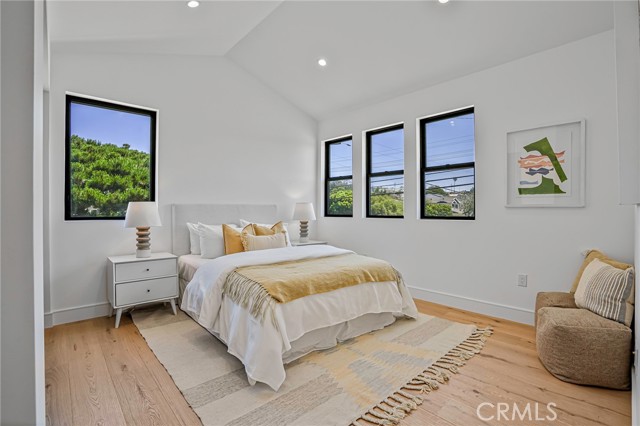 1003 S Prospect Ave, Redondo Beach CA: https://media.crmls.org/medias/056990f4-1cb3-49af-8e1c-ffefdf00d175.jpg