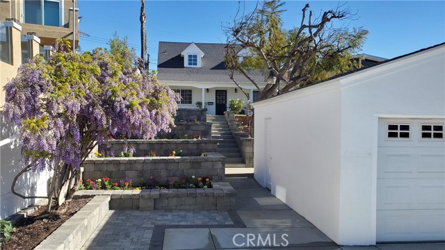 714 Paulina Avenue, Redondo Beach, California 90277, 4 Bedrooms Bedrooms, ,2 BathroomsBathrooms,Residential,Sold,Paulina,PV22037903