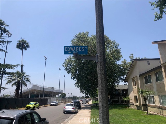 1169 E Cornell Avenue, Redlands CA: https://media.crmls.org/medias/0569e753-f1ba-41ff-92f9-9f03acc3e811.jpg