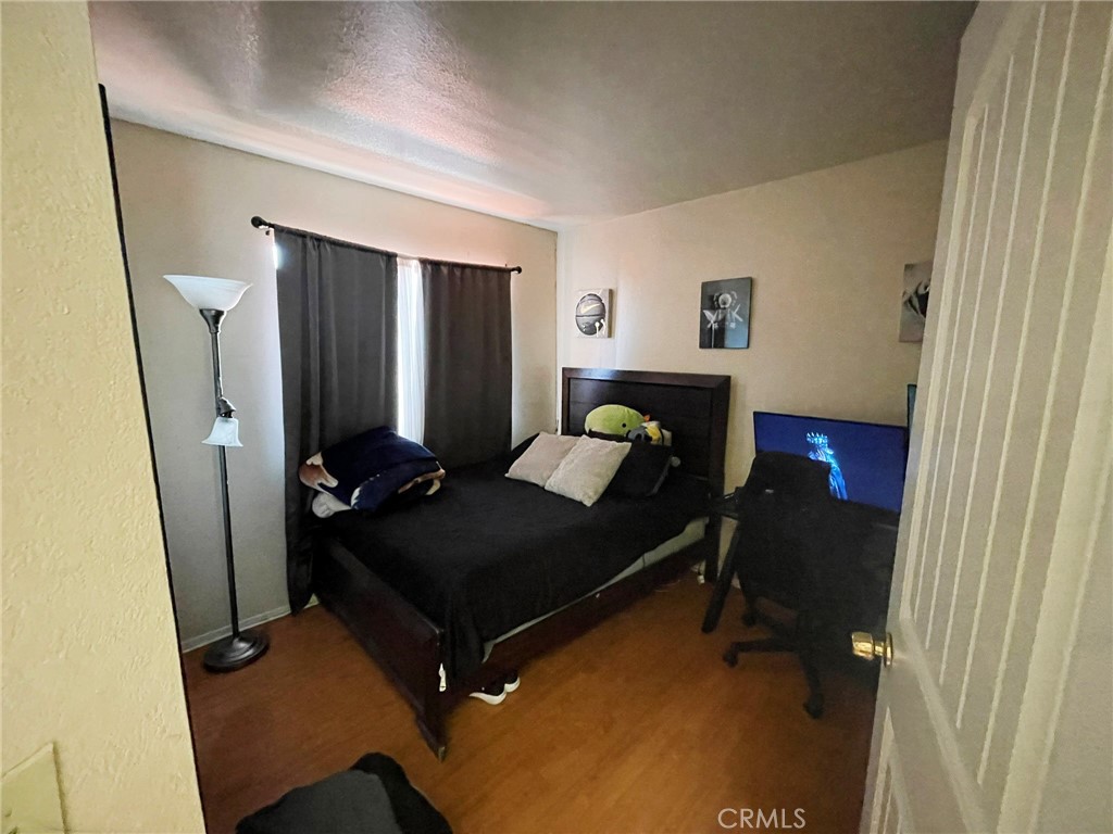 https://media.crmls.org/medias/0569e810-54b6-474a-8d8f-33d1fa17dd45.jpg?preset=X-Large
