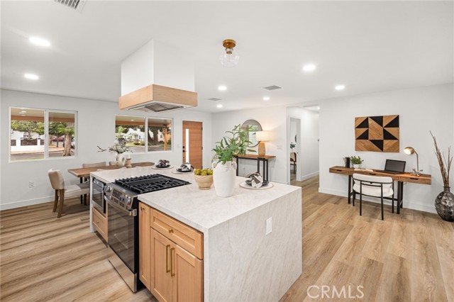 2124 W Flower Avenue, Fullerton CA: https://media.crmls.org/medias/056ab156-1a5f-4c26-8036-870be8032350.jpg