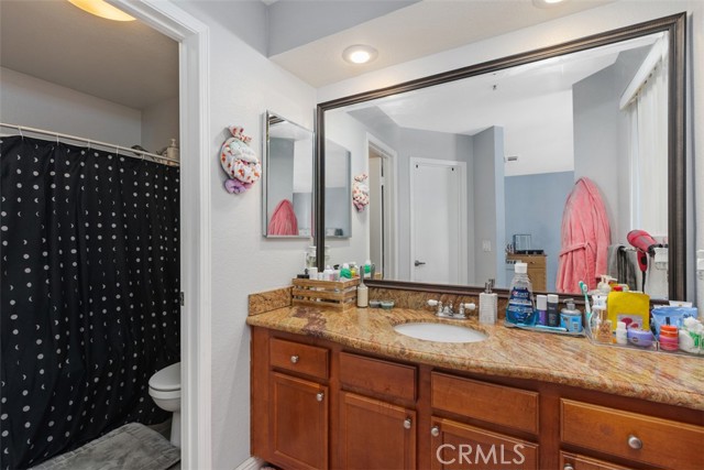 Detail Gallery Image 5 of 9 For 1980 Las Colinas Cir #208,  Corona,  CA 92879 - 2 Beds | 2 Baths