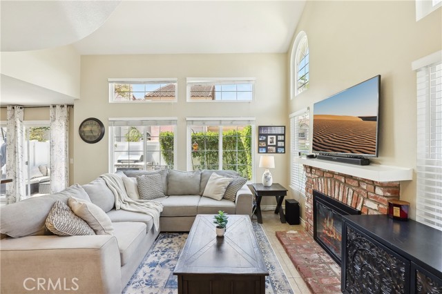 1 Buttercup, Rancho Santa Margarita CA: https://media.crmls.org/medias/056b013b-8636-4fbf-b2f6-686d1bdf76e2.jpg