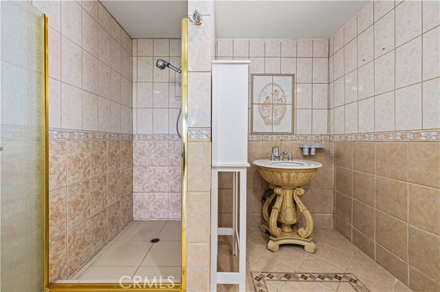 3916 Carnavon Way, Los Angeles CA: https://media.crmls.org/medias/056b11f8-bd9c-47bd-965c-87699542c1fa.jpg