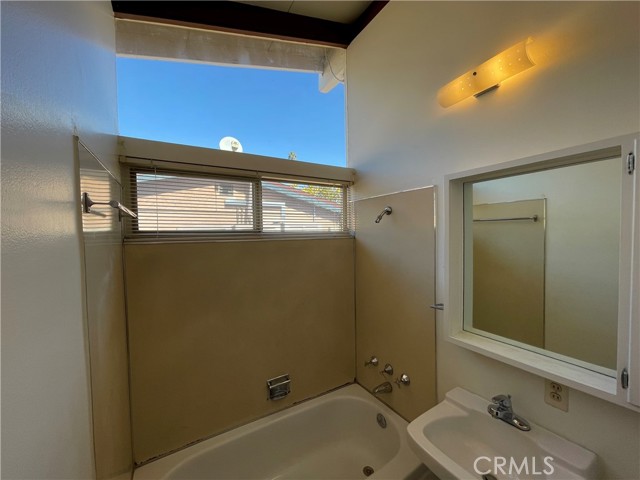 Bathroom 1-Hallway off Kitchen