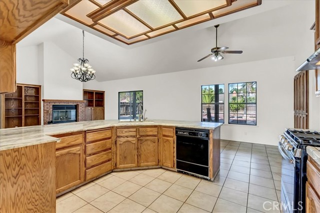 Detail Gallery Image 29 of 53 For 1219 University Ave, Hanford,  CA 93230 - 3 Beds | 2 Baths