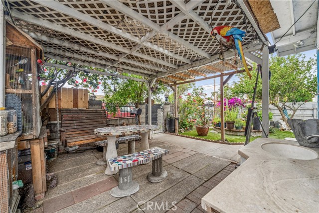 6324 Denver Avenue, Los Angeles CA: https://media.crmls.org/medias/056c4f44-123b-49df-90b9-a6924815c26f.jpg