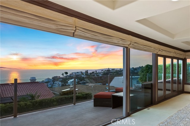 Detail Gallery Image 2 of 59 For 733 Pelican Dr, Laguna Beach,  CA 92651 - 3 Beds | 2/1 Baths