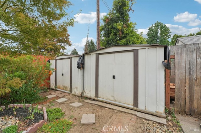 68 Glenwood Drive, Napa CA: https://media.crmls.org/medias/056d032b-9f6f-4f30-b131-4d7c9cc0fbf4.jpg