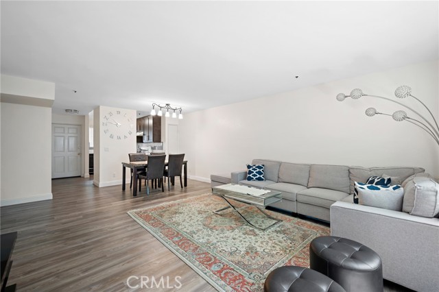 Detail Gallery Image 7 of 23 For 138 S Adams St #2,  Glendale,  CA 91205 - 2 Beds | 2 Baths
