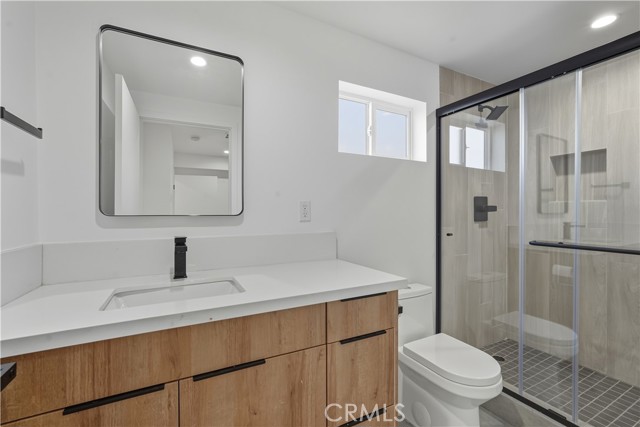 Detail Gallery Image 7 of 22 For 121 1/2 S Coronado St, Los Angeles,  CA 90057 - – Beds | – Baths