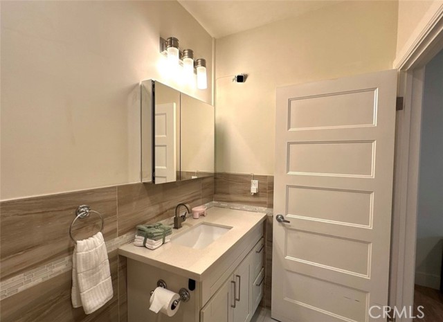 Detail Gallery Image 14 of 73 For 646 S Courson Dr, Anaheim,  CA 92804 - 6 Beds | 5 Baths