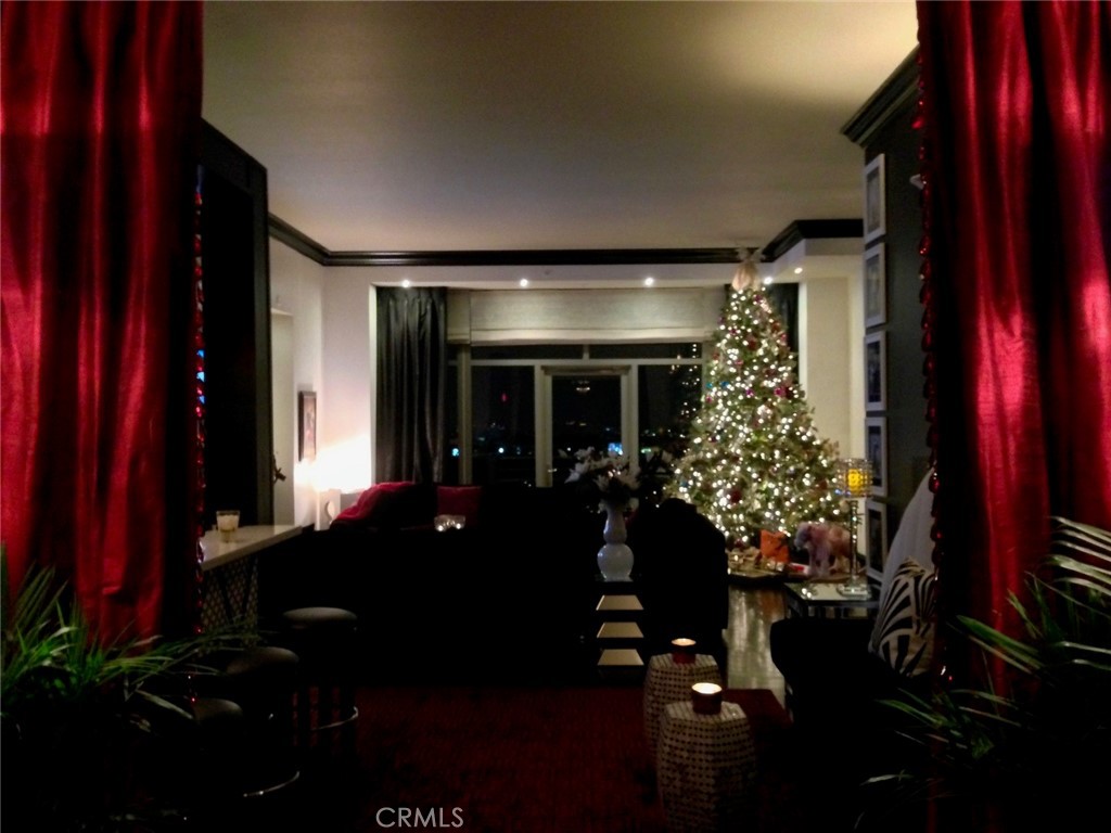 https://media.crmls.org/medias/056eb82c-7869-46b9-adf7-5fb38affb8fa.jpg?preset=X-Large