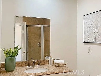 https://media.crmls.org/medias/056fc62b-dcdd-4bda-a07d-a5943c39ea61.jpg?preset=X-Large