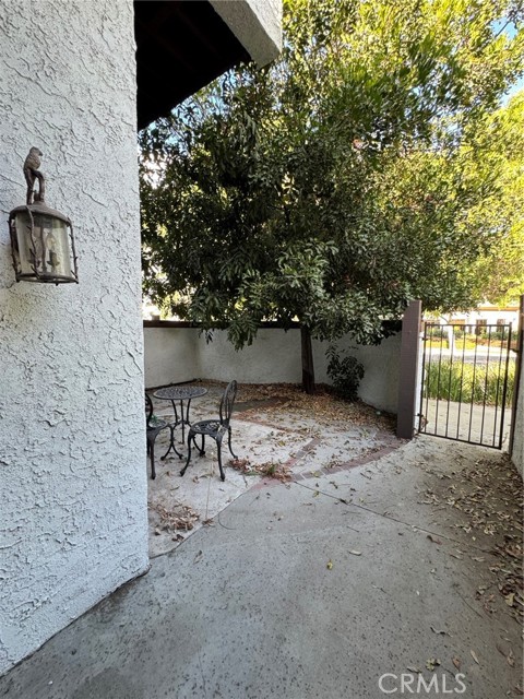 6255 Canoga Avenue, Woodland Hills CA: https://media.crmls.org/medias/056fdb94-bbb9-4c81-ba73-38605ef1e5be.jpg
