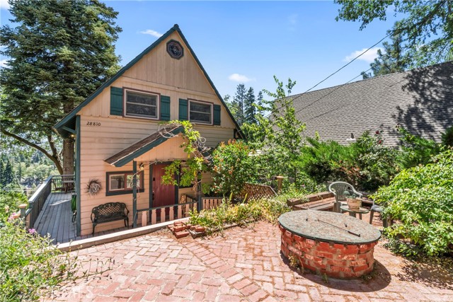 Detail Gallery Image 2 of 31 For 28810 Cedar Dr, Lake Arrowhead,  CA 92352 - 3 Beds | 2 Baths