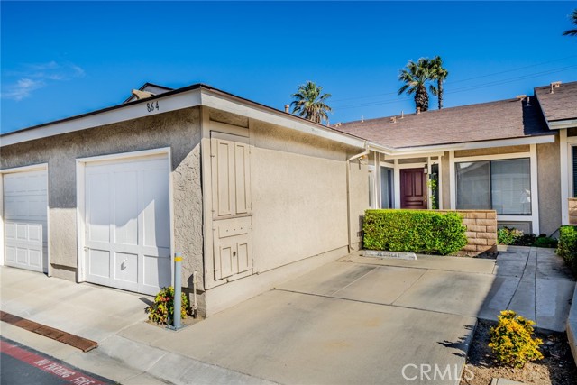 Detail Gallery Image 1 of 39 For 864 Tangerine, Corona,  CA 92879 - 2 Beds | 1 Baths