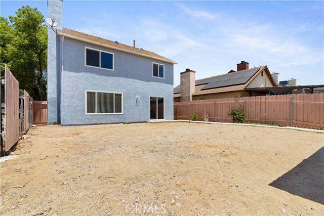 8305 Pioneer Drive, Bakersfield CA: https://media.crmls.org/medias/0572d3d4-0e87-4eb0-8903-22bc56adc5e0.jpg