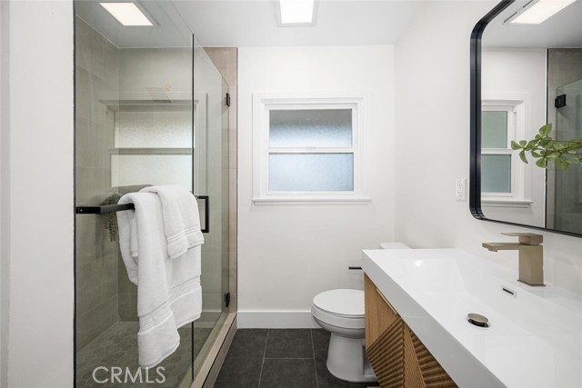 2312 Iroquois Avenue, Long Beach CA: https://media.crmls.org/medias/05730e56-9e67-4e20-83b8-13d3a594ad3a.jpg