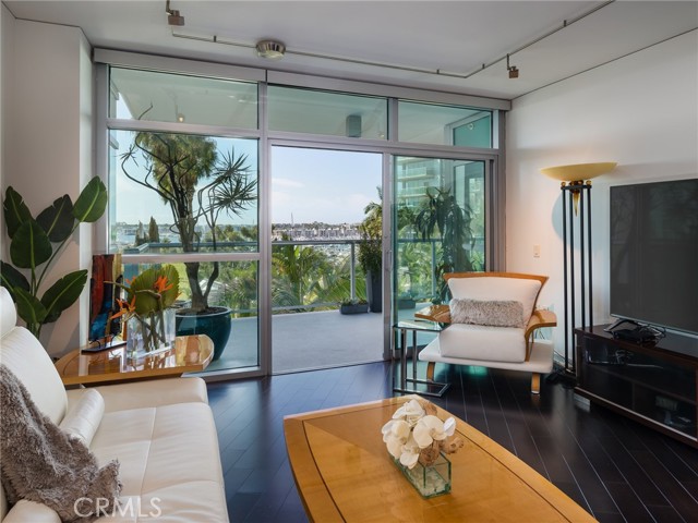 13650 Marina Pointe Drive, 603 photo 7