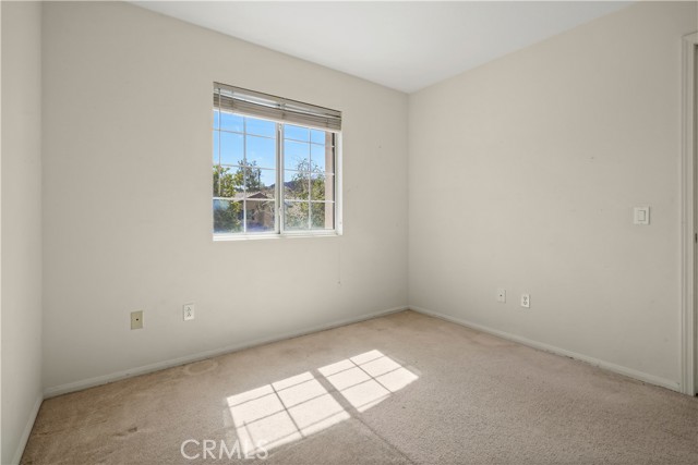 28445 Silverking Trail, Saugus CA: https://media.crmls.org/medias/0573dad6-9a0a-40d4-aff6-d646db627729.jpg