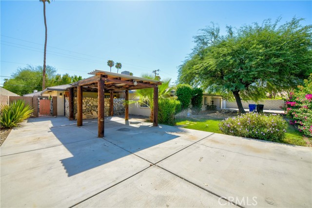 642 S Mountain View Drive, Palm Springs CA: https://media.crmls.org/medias/0573dc9e-1fac-4346-bcea-1db880b99760.jpg