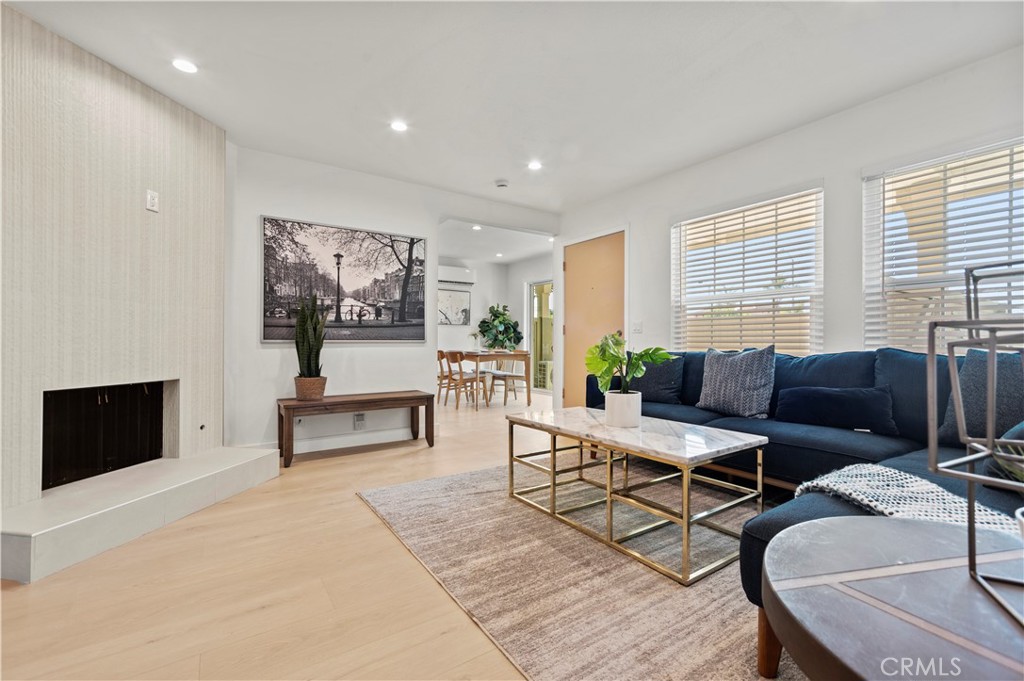 MLS #OC25253538 image #8