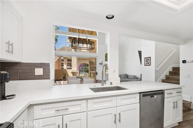 36 Nightingale Dr. Drive, Aliso Viejo CA: https://media.crmls.org/medias/0574b52b-e17c-40dd-9b9c-bea25c514268.jpg